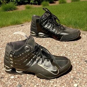 OG Nike SHOX black basketball shoes Men’s size 6.5. Vintage 2004 collectors